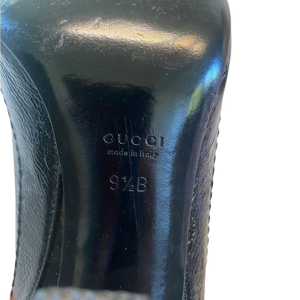 Gucci Black Heels with Gold Emblem - Picture 8 of 10